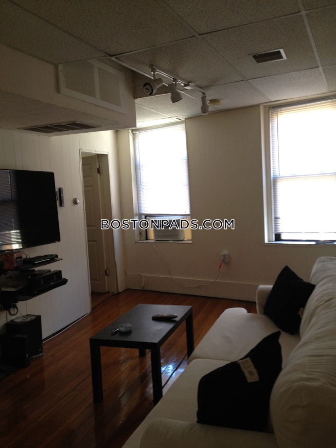 Boston - $2,500 /mo