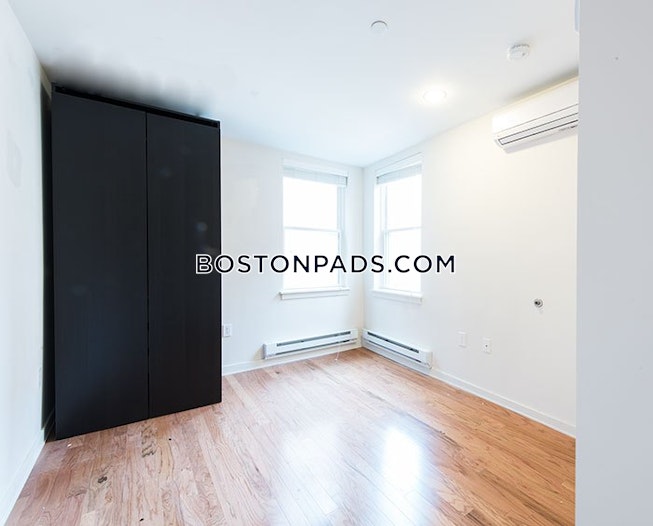 Boston - $1,900 /mo