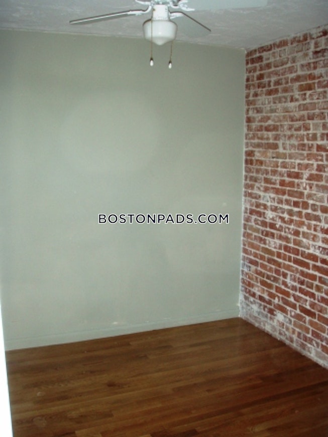 Boston - $2,100 /mo