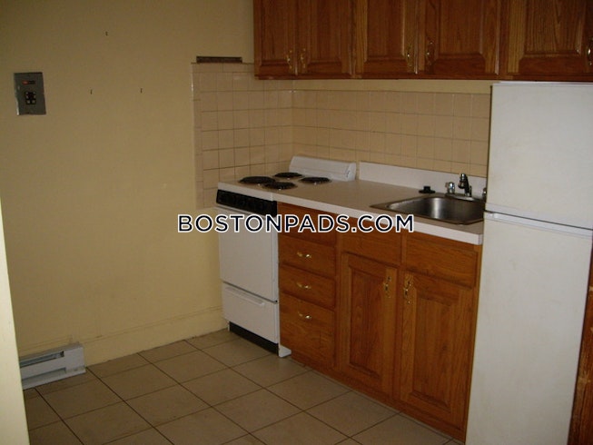 Boston - $2,500 /mo