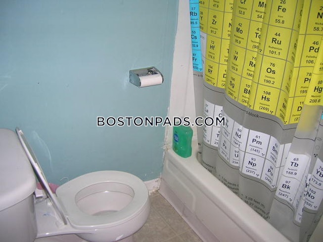 Boston - $2,800 /mo