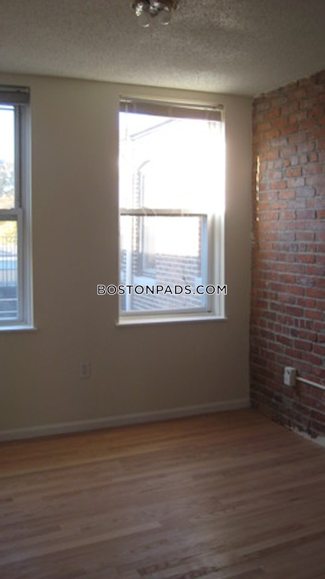 Boston - $3,400 /mo