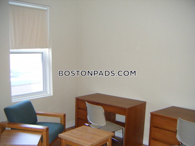 Boston - $2,950 /mo