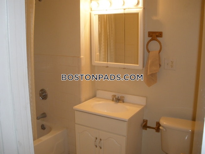 Boston - $3,400 /mo