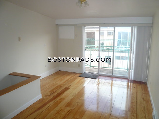 Boston - $3,900 /mo