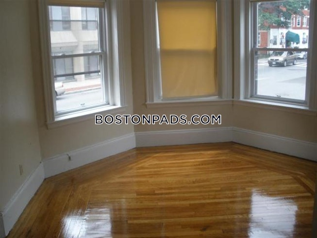 Boston - $4,500 /mo