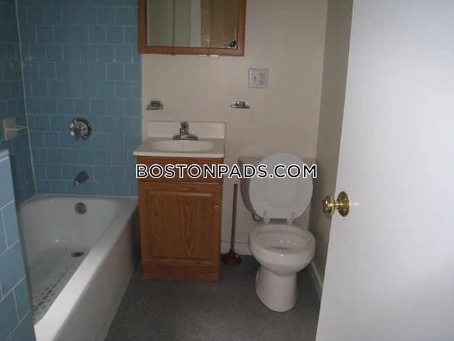 Boston - $1,900 /mo