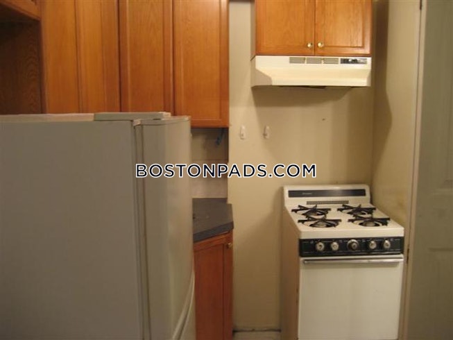 Boston - $3,200 /mo