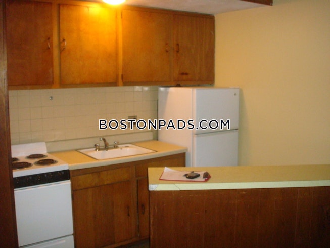 Boston - $3,600 /mo