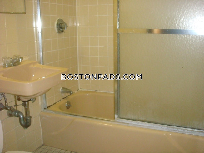 Boston - $3,600 /mo