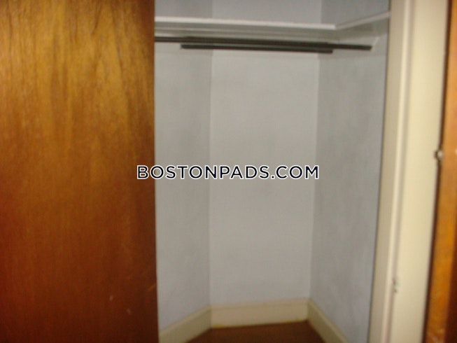 Boston - $3,600 /mo