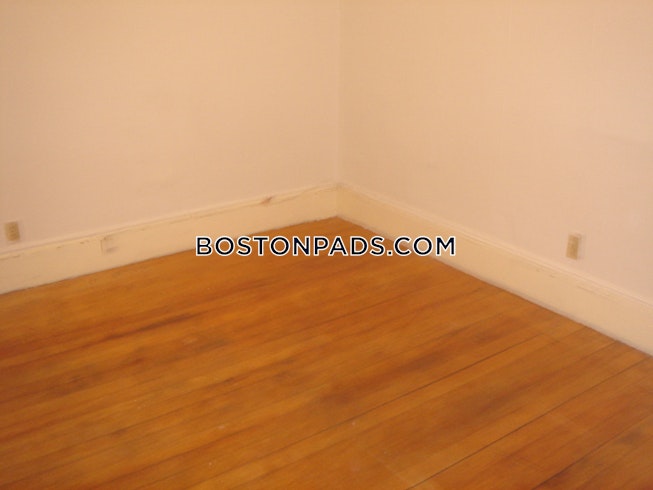 Boston - $3,000 /mo