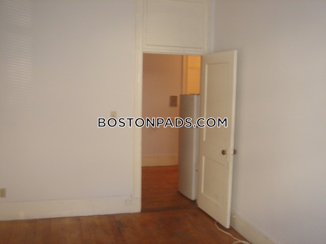 Boston - $3,000 /mo