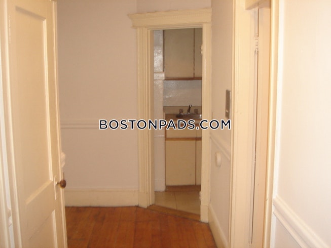 Boston - $3,000 /mo