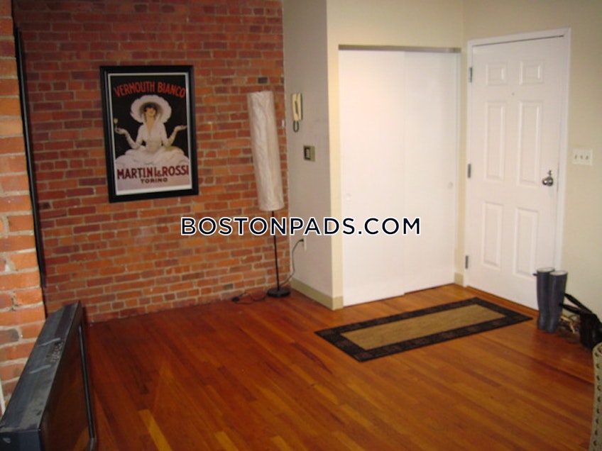 Boston - $2,800 /month