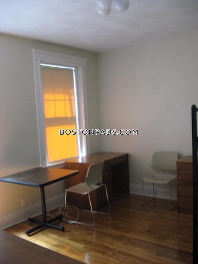 Boston - $1,950 /mo