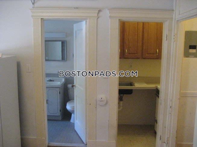 Boston - $2,000 /mo