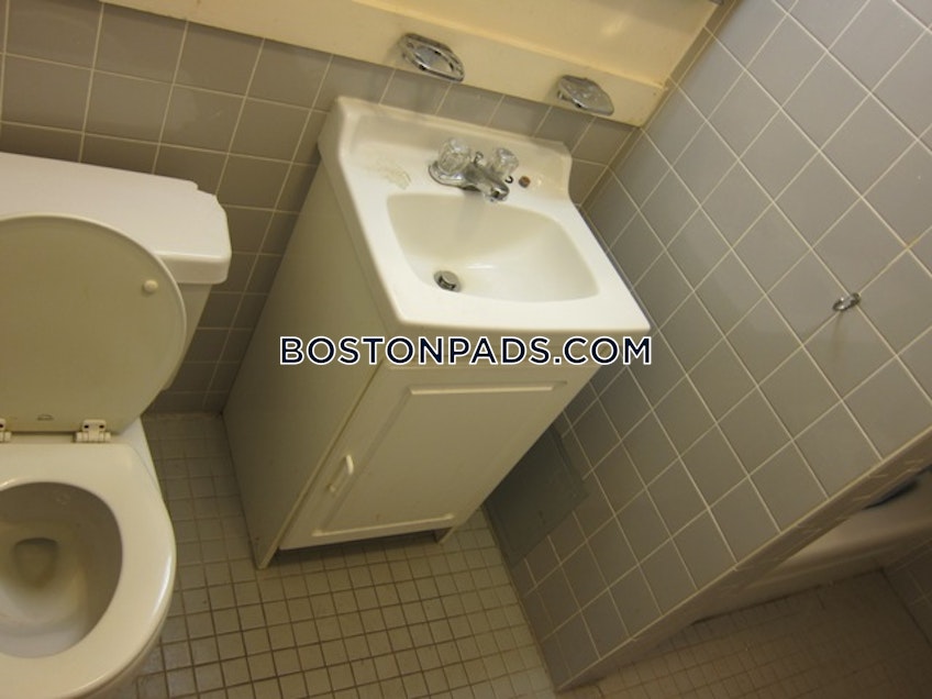 Boston - $3,200 /month