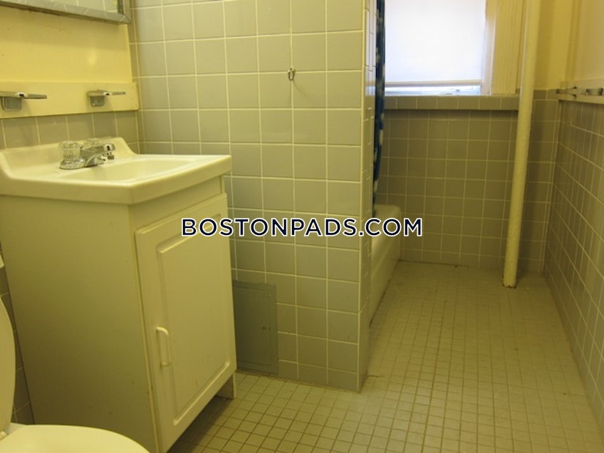 Boston - $3,200 /month