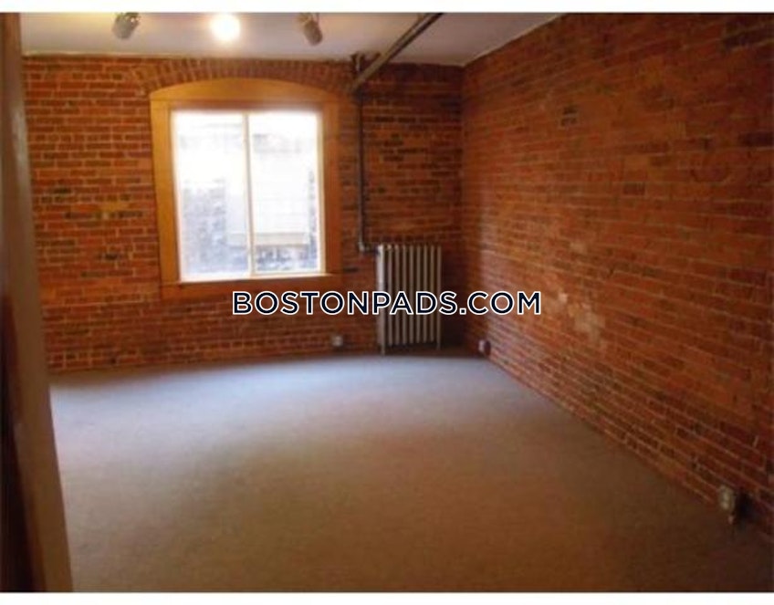 Boston - $8,800 /month