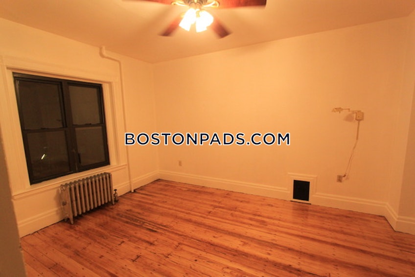 Boston - $8,800 /month