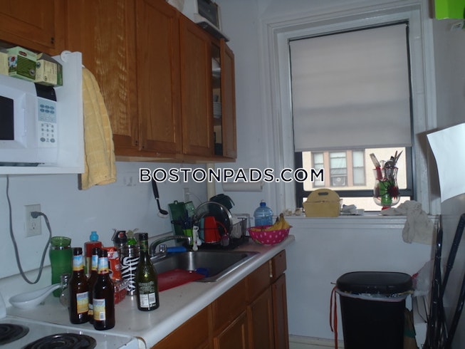 Boston - $3,200 /mo