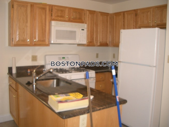 Boston - $5,100 /mo