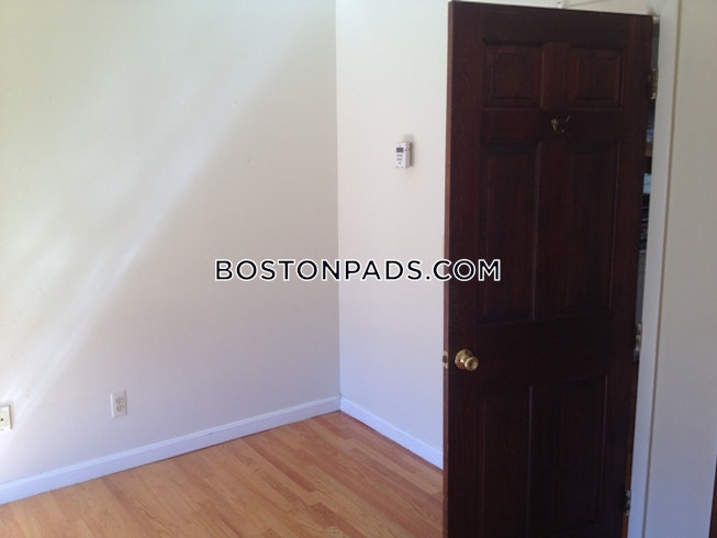 Boston - $2,400 /mo