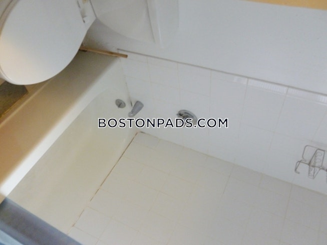 Boston - $2,950 /mo