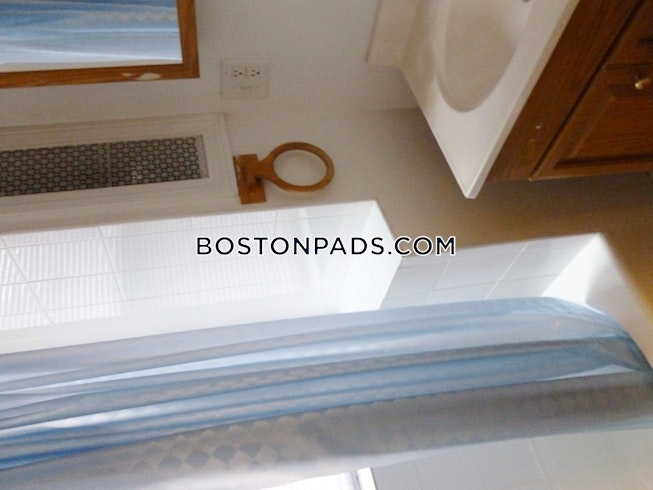 Boston - $2,950 /mo