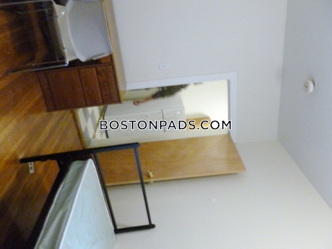 Boston - $2,950 /mo