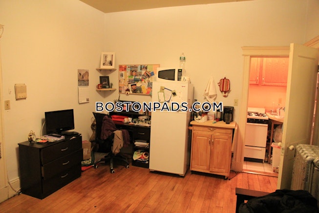 Boston - $2,000 /mo