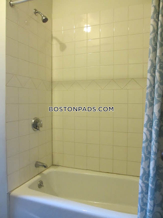 Boston - $2,950 /mo