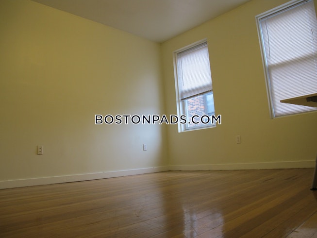 Boston - $2,950 /mo