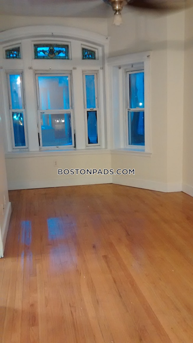 Boston - $2,250 /mo