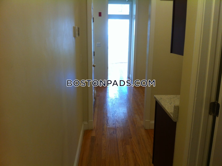 Boston - $4,900 /month