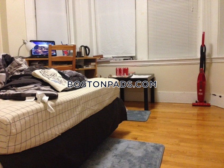 Boston - $3,400 /month