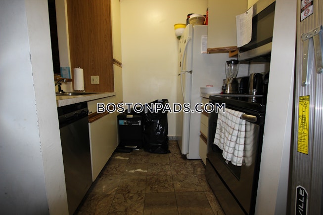 Boston - $2,950 /mo