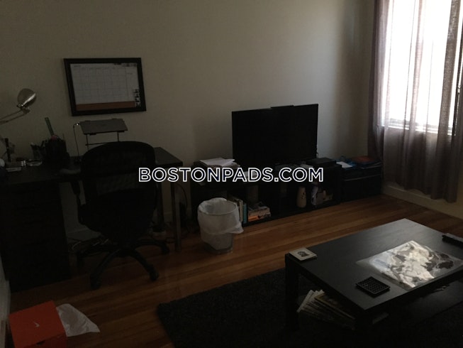 Boston - $2,950 /mo