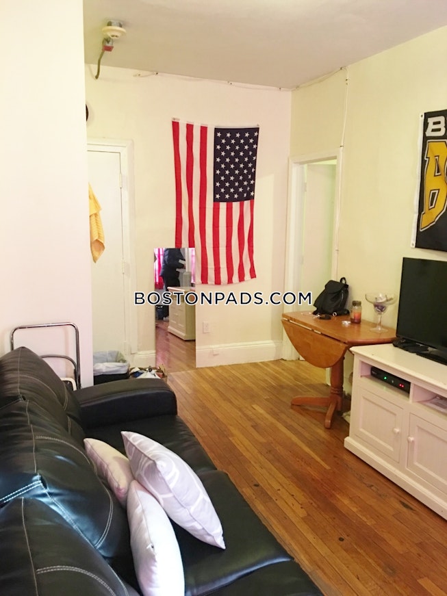 Boston - $3,100 /mo