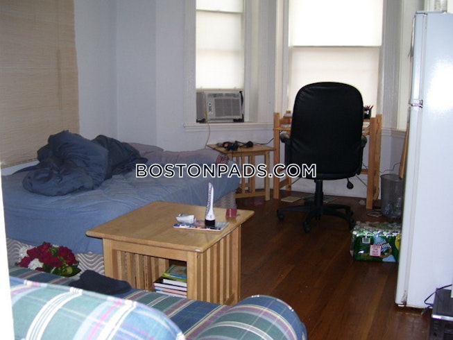 Boston - $2,000 /mo