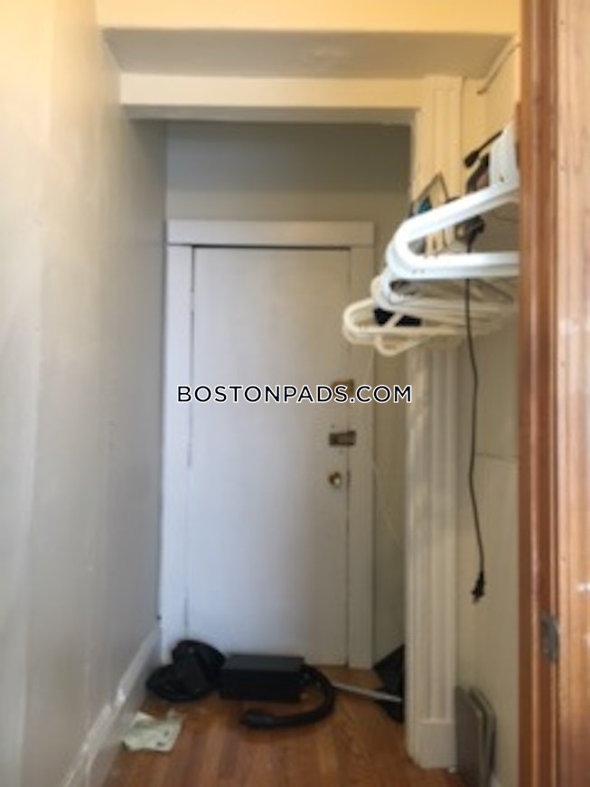 Boston - $2,050 /mo