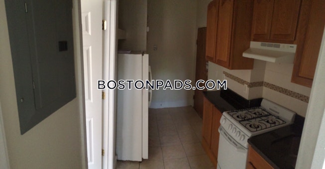 Boston - $2,995 /mo