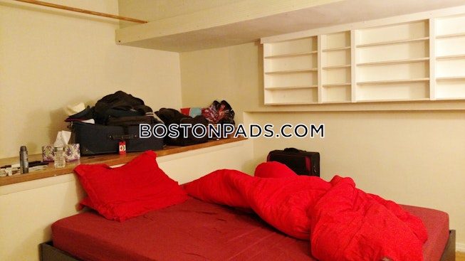 Boston - $2,350 /mo