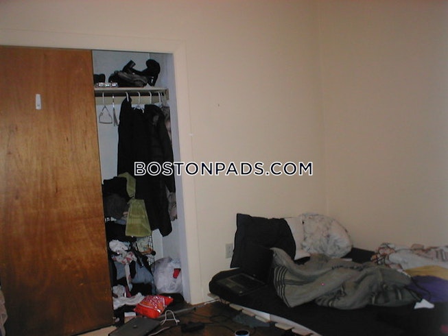 Boston - $2,500 /mo