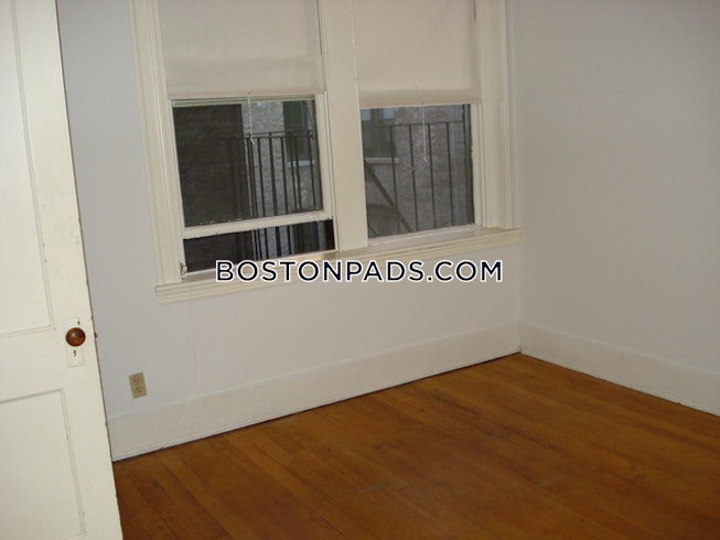 Boston - $3,000 /mo