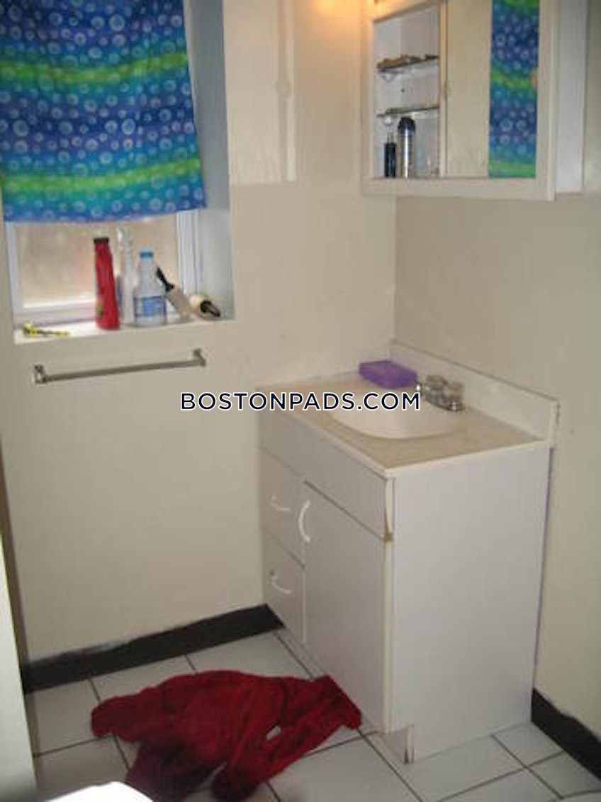 Boston - $3,100 /month