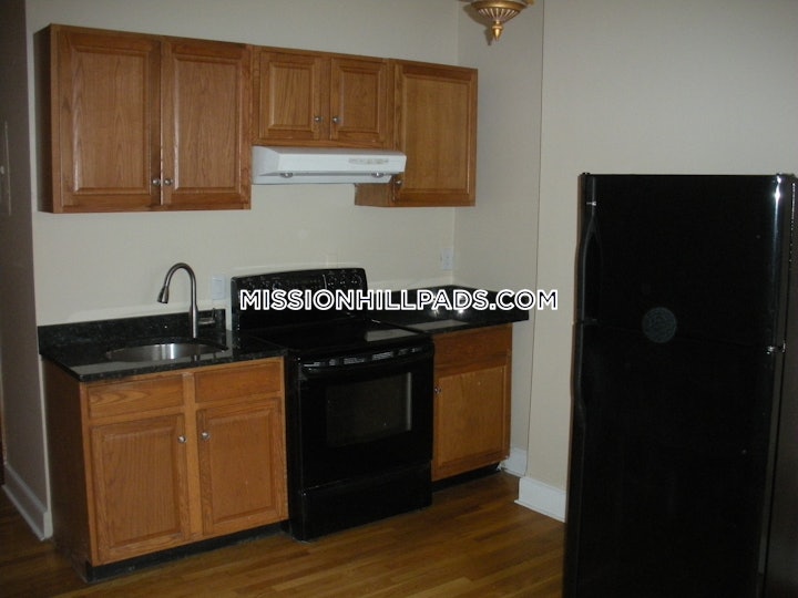 roxbury-apartment-for-rent-2-bedrooms-1-bath-boston-2675-4615061 