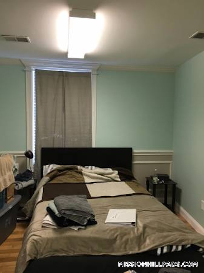 Boston - $2,800 /mo