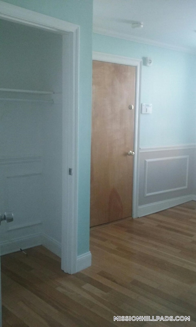 Boston - $2,800 /mo